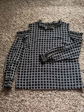 Atmosphere Black Top with White Floral Geo Motif